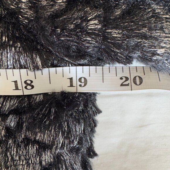 Stunning Minkpink Silver and Black Shimmery Mermaid Scales Fuzzy Jacket - Picture 11 of 12